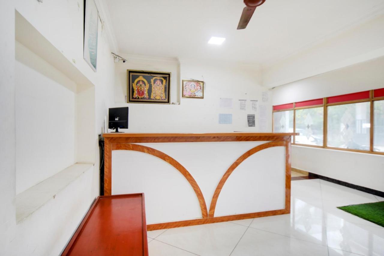 Hotel Yadvik Chennai Exterior photo