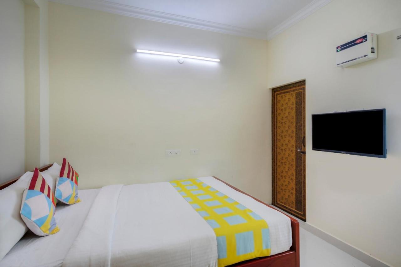 Hotel Yadvik Chennai Exterior photo